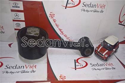 Cao su chân giằng động cơ 96550315