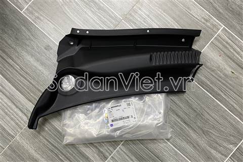Ốp chân kính chắn gió