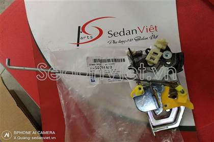 Ổ khóa ngậm cánh cửa trước 96601452