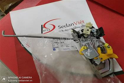 Ổ khóa ngậm cánh cửa trước 96601452