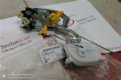 Ổ khóa ngậm cánh cửa trước phải 96601456
