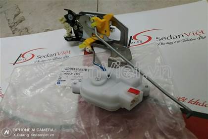 Ổ khóa ngậm cánh cửa trước phải 96601456
