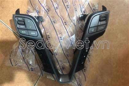 Công tắc cruise control trên vô lăng