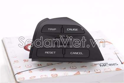 Công tắc cruise control trên vô lăng