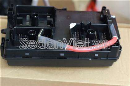 Hộp cầu chì đầu xe dùng cho xe Chevrolet Cruze 2009-2012