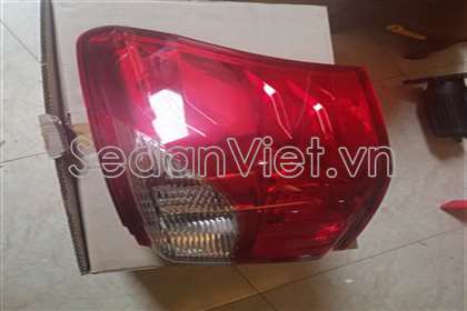 Đèn hậu ngoài phải Isuzu MU-X 2016