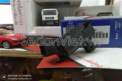 Bơm nước rửa kính không gạt mưa sau Kia Carens 2007-2012