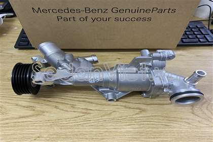 Cụm bơm nước động cơ Mercedes-benz GLA45 2015-2016