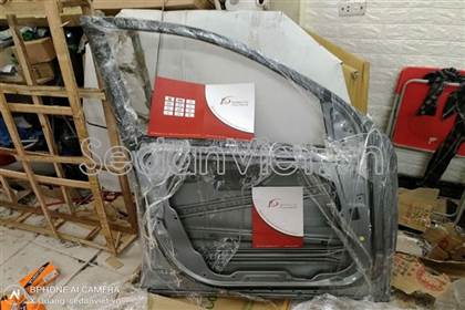 Cánh cửa trước trái A1647200105