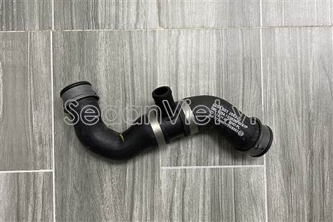 Đường ống nước làm mát động cơ A2045012682