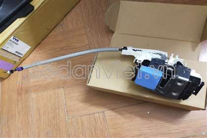 Ổ khóa ngậm cánh cửa sau Mercedes-benz GLK280 2009-2011