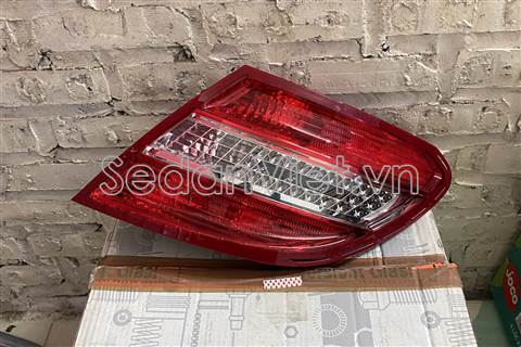 Đèn hậu AMG A2048202064