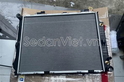 Két nước dùng cho xe Mercedes-benz E230 1999