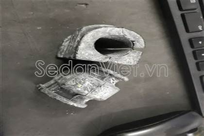 Cao su ốp cân bằng trước Ford Ecosport 2013-2016