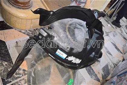 Chắn bùn lòng dè trước Mazda 2 2015-2017