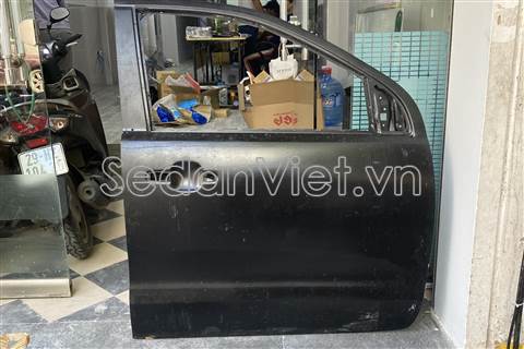 Cánh cửa trước phải Ford Everest 2016