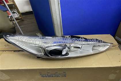 Vỏ đèn pha phải F1EB13D154FB