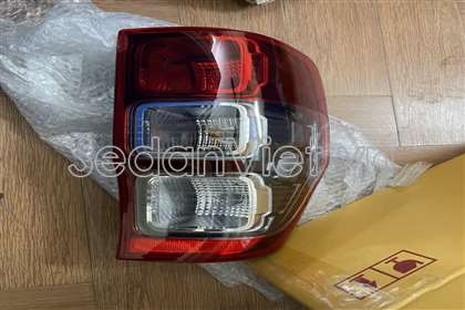 Đèn hậu lòng đen Ford Ranger 2013-2015