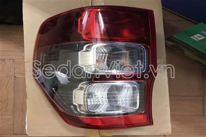 Đèn hậu kính xám JB3Z13405E