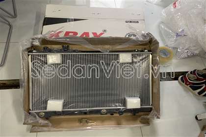 Két nước Mazda Premacy 2003-2005