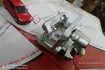 Cụm gông phanh MB858464