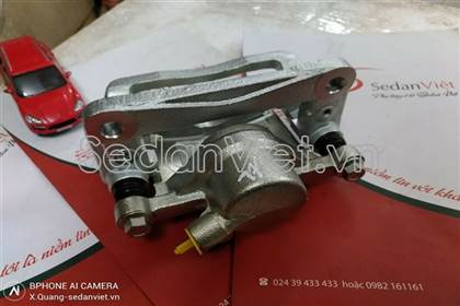 Cụm gông phanh MB858464