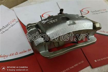Cụm gông phanh MB858464