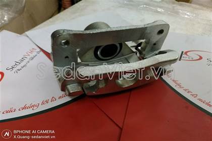 Cụm gông phanh MB858465