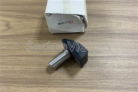 Tì xích bơm dầu MD021233-01
