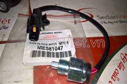 Công tắc đèn lùi ME581047