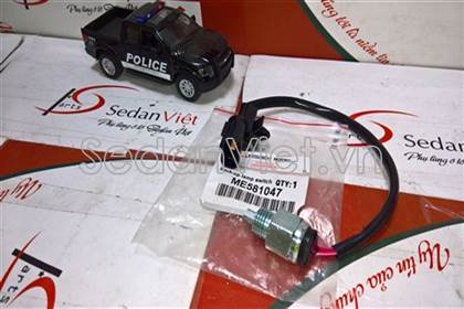 Công tắc đèn lùi ME581047