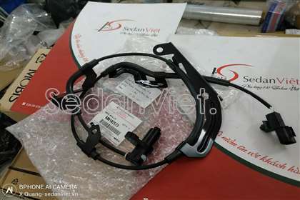 Cảm biến ABS trước trái Mitsubishi Zinger 2012