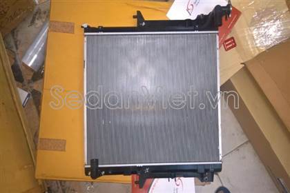 Két nước dùng cho xe Mitsubishi Triton 2005-2009