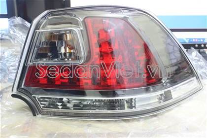 Đèn hậu ngoài phải Mitsubishi Lancer Fortis 2010