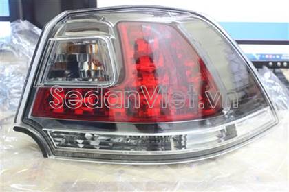Đèn hậu ngoài phải MN205064