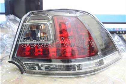Đèn hậu ngoài phải MN205064