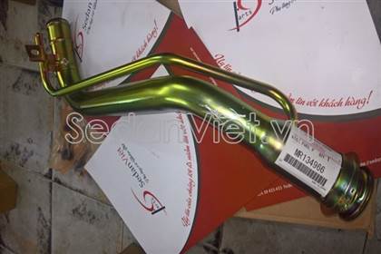Cổ đổ xăng MR134966