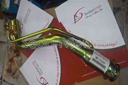 Cổ đổ xăng MR134966