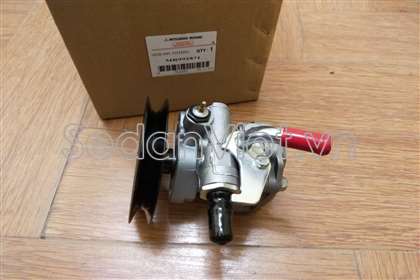 Bơm trợ lực lái MR992871