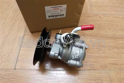 Bơm trợ lực lái MR992871
