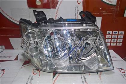 Vỏ đèn pha phải Ford Escape 2003