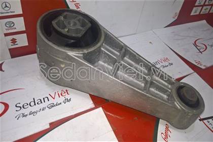 Chân treo hộp số hình số 8 P96550261