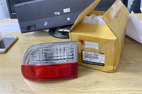 Đèn cản sau UC2B51250B