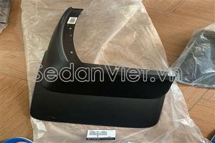Chắn bùn bánh xe UC2E51870
