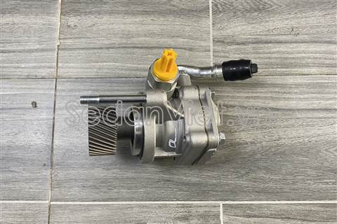 Bơm trợ lực lái UH7132600C-01