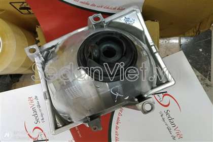 Vỏ đèn pha phải UM81510K0B