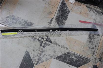 Nẹp Chân Kính Trong Ford Everest 2008-2010