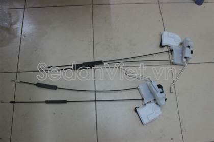 Ổ khóa ngậm cánh cửa trước phải Ford Ranger 2009-2012