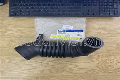 Ống hút gió vào hộp lọc gió Ford Ranger 2007-2009