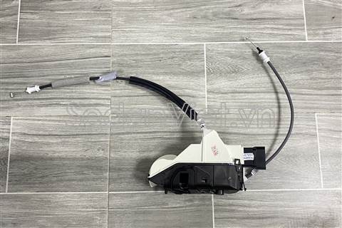 Ổ khóa ngậm cánh cửa trước YL00350580
